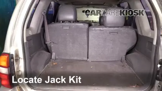 1999 Suzuki Grand Vitara JLX 2.5L V6 Neumáticos y ruedas Cambiar un neumático pinchado